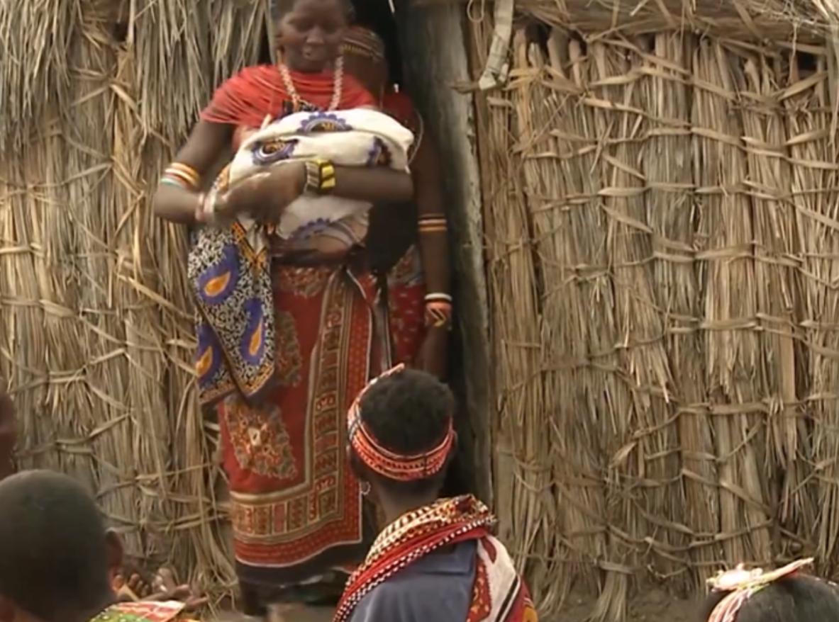 非洲埃尔莫洛部落：每天顿顿都吃鱼，没鱼时就捕杀鳄鱼充饥