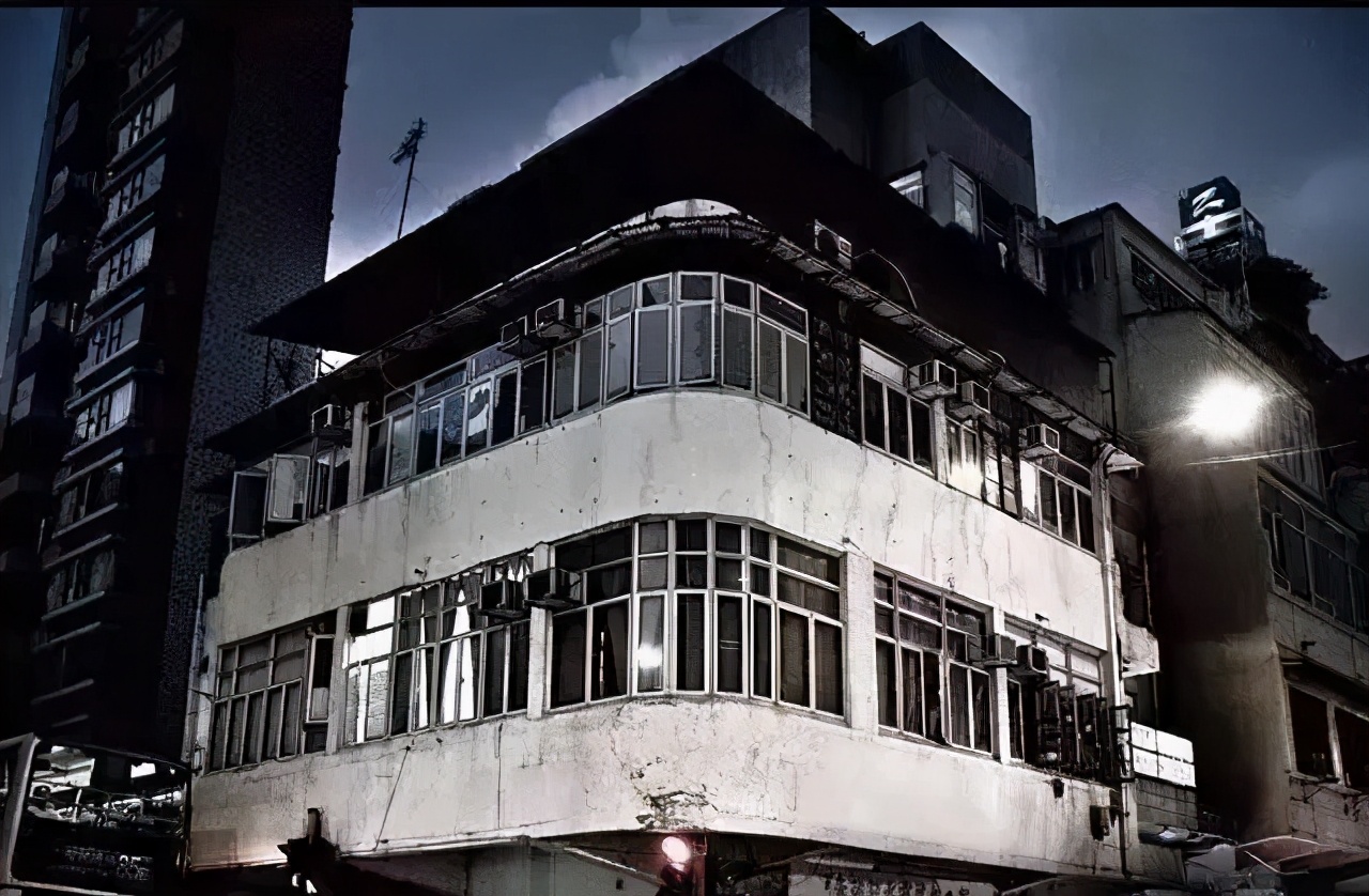 逼成龙下跪、掌掴曾志伟、封杀张柏芝？深扒向氏夫妇叱咤港圈史