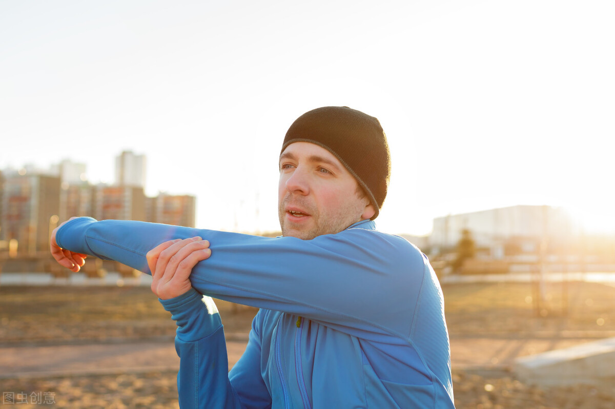 冬季早上适合什么运动,冬天早起什么时候适合运动