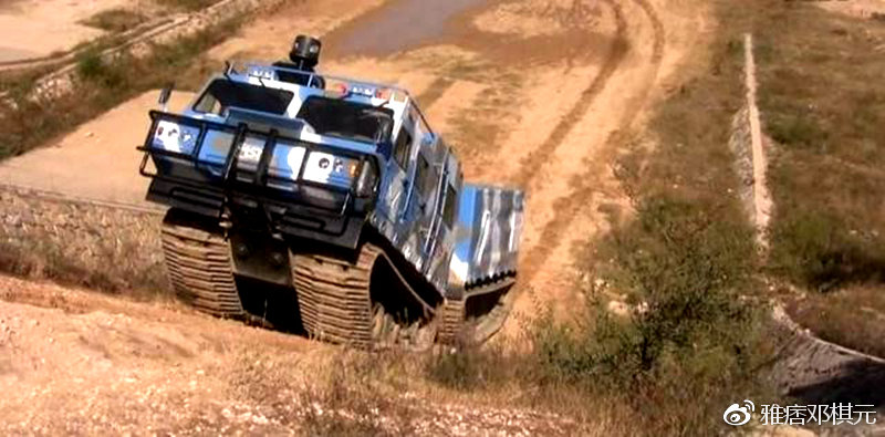 铰接式履带全地形车,中国最新款蟒式履带军用全地形车