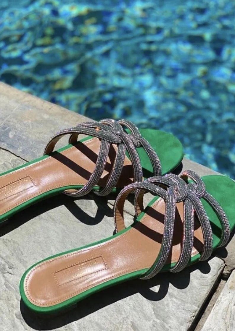 今年最火的4款凉鞋清爽又时髦,一双土到极致的凉鞋就是潮