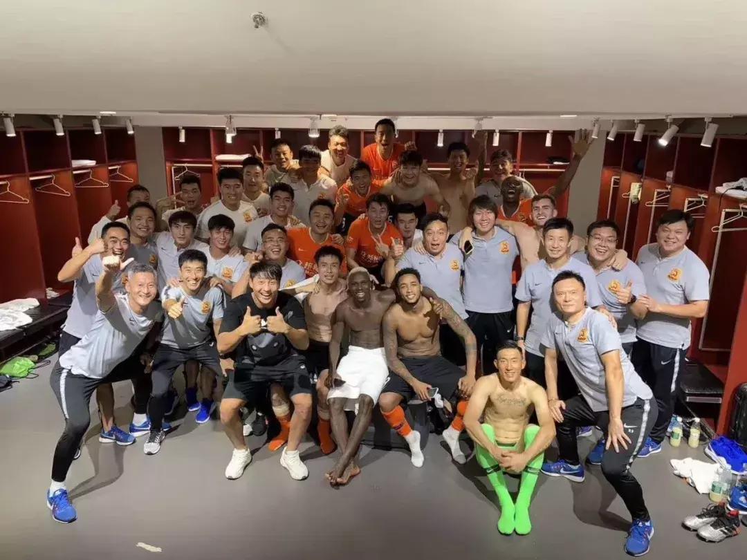 武汉卓尔2:1山东鲁能,武汉卓尔2:0重庆当代冲冠区