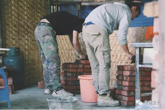 总共花了不到700元改造的废弃小院,花4万改造房子