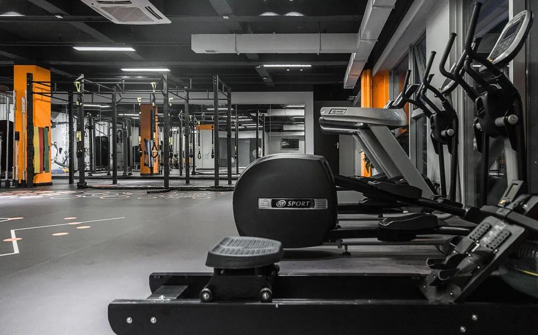 您护人民生命安全，我们愿您身体健康——成都健身机构感恩抗疫天使