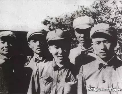 唯一担任过副总理的开国中将，毛*东泽**称其为帅才，周恩来苦撑危局的左膀右臂