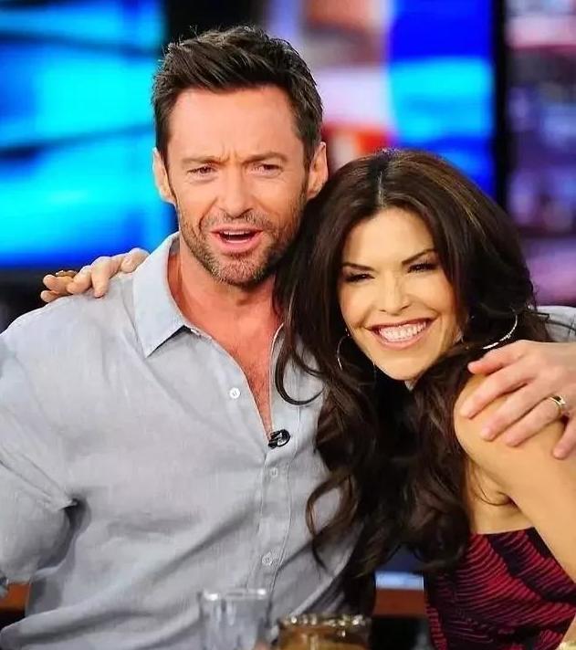 50岁带3娃还成功收服世界首富，她才不是傻白甜，手段高过邓文迪