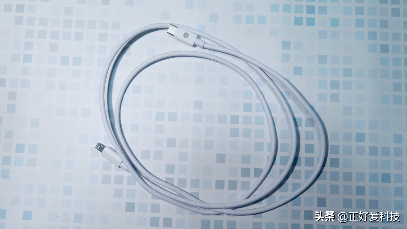 iphone11手机壳三孔,iphone11手机壳数据线