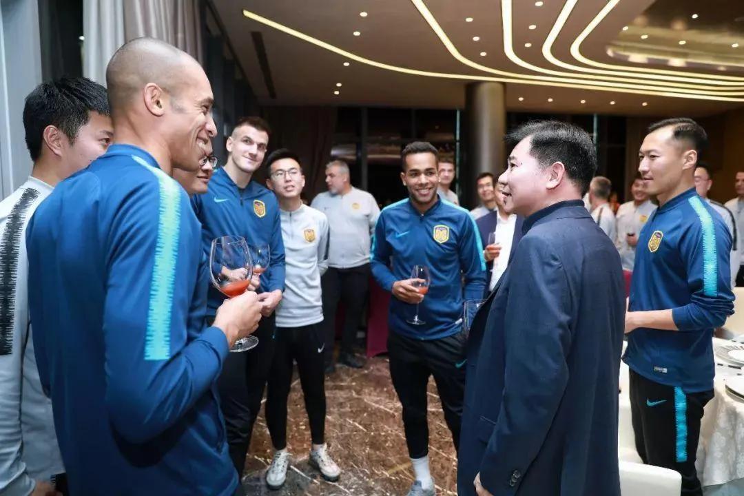 不退钱就解散，广州恒大敢这么干吗？你们以为足协是吓大的？