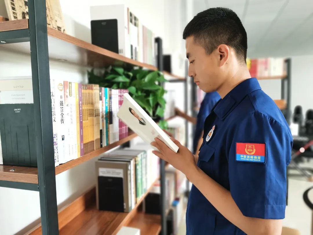 愿你扬帆起航、劈波斩浪——致第二适应期的“新蓝”