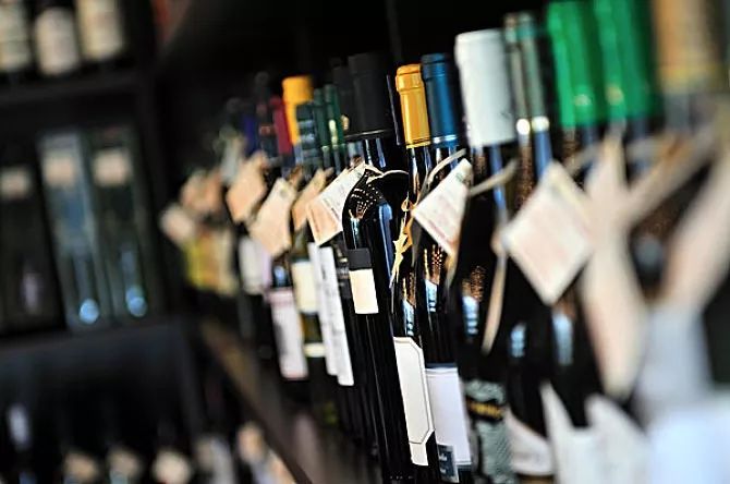 国内罐装和原瓶进口酒质 (国内灌装的酒算进口吗)