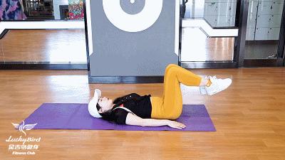 健身小贴士四个动作练出马甲线,徒手深蹲怎么样才能练出马甲线