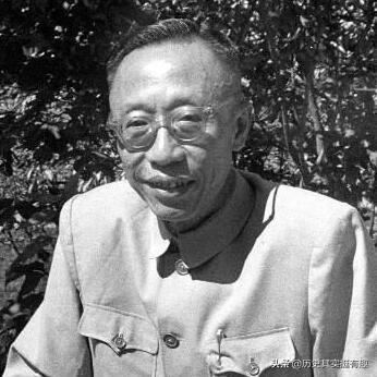末代皇帝溥仪传奇一生,清朝末代皇帝溥仪简介