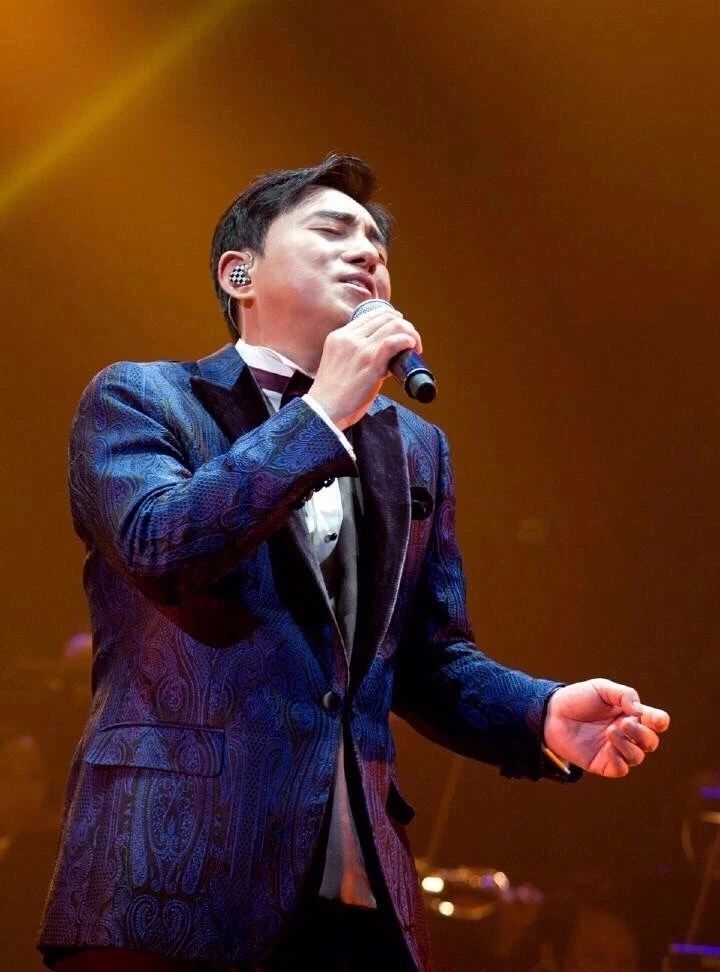 1994红磡摇滚之夜曲目,香港乐坛哪一首歌轰动歌坛