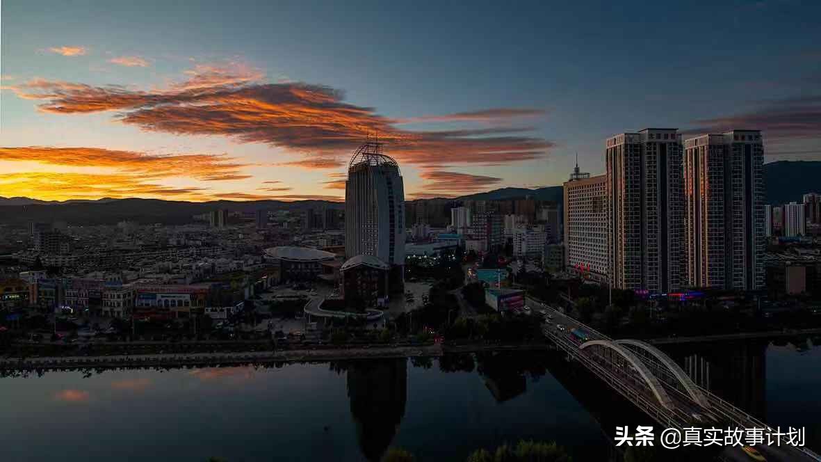 「真实故事」每一个深夜偷偷上线的游戏大神，旁边都有个啼哭的孩子