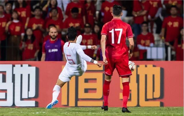 国足世预赛武磊进球集锦,世预赛武磊铲射破门