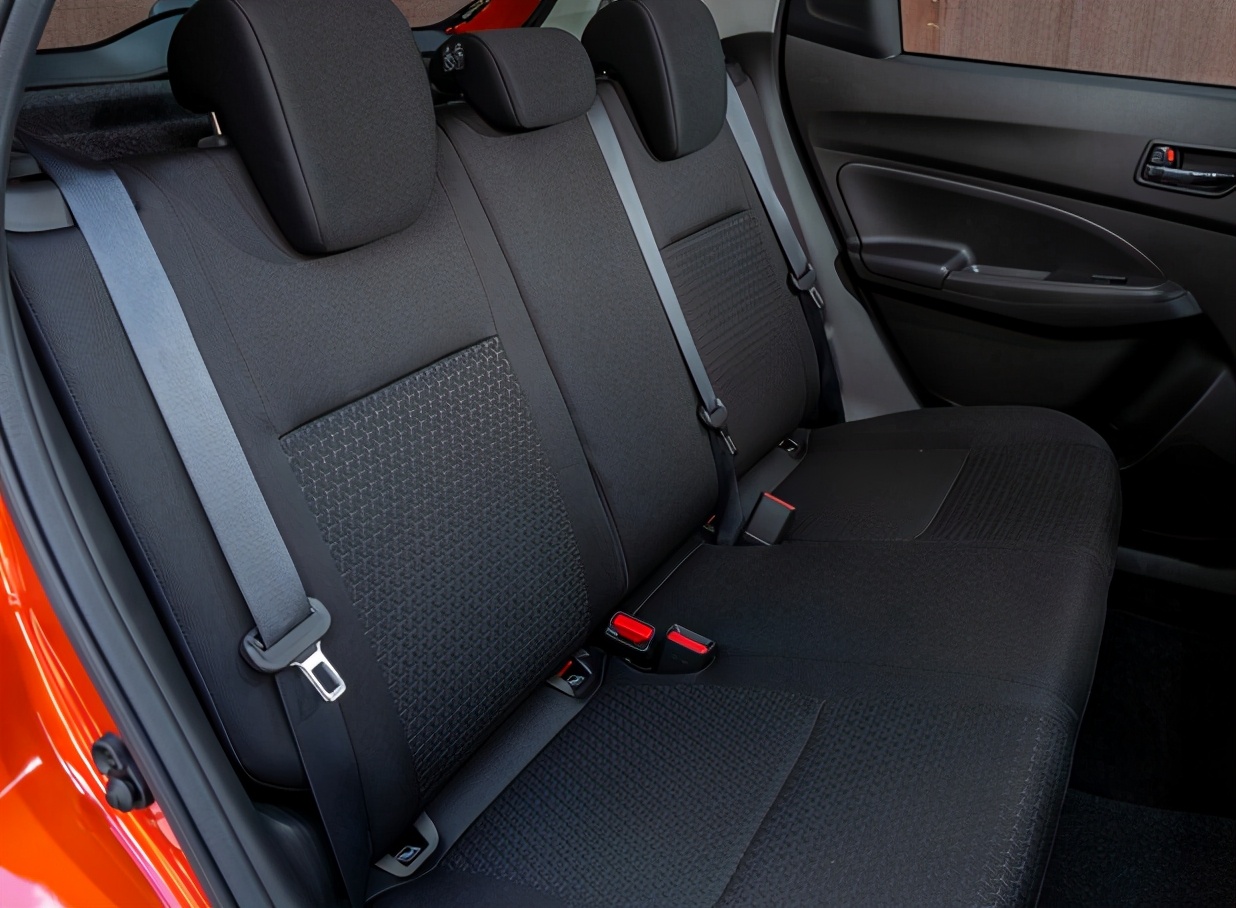 1.4t运动版新铃木雨燕才是王道,新款铃木雨燕参数及配置