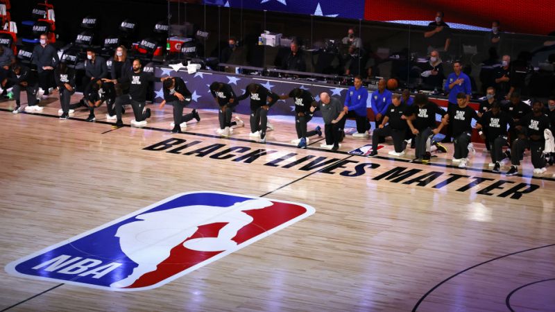 美国运动员全面罢赛抗议警察射杀黑人，特朗普政府称*制抵**荒谬愚蠢