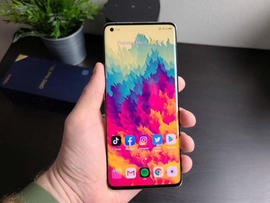 lcd屏好和oled有哪些绝对优势,为什么现在的高端局都要用oled屏