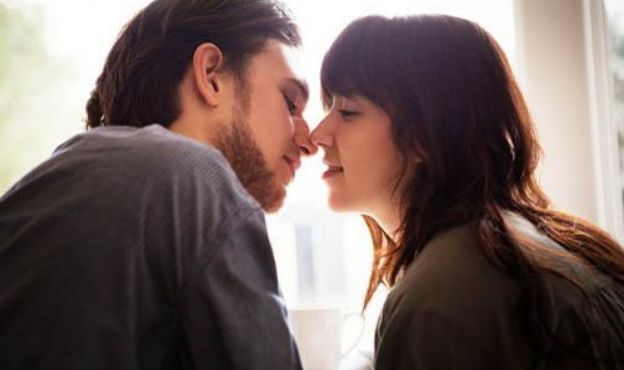 女人刚确认关系就有这3种行为,女人潜意识靠近异性什么心理