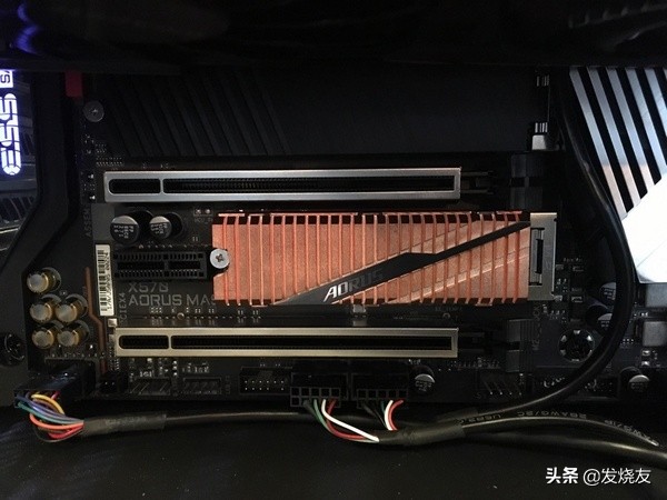 技嘉aoruspcie5.0,技嘉aorus黑雕盘4.0高速固态