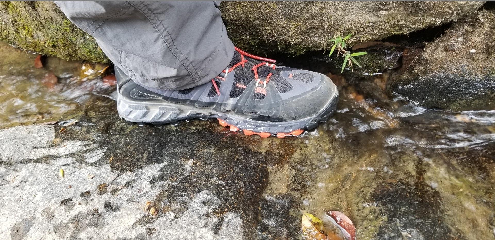 aku登山鞋属于什么档次,aku户外登山鞋