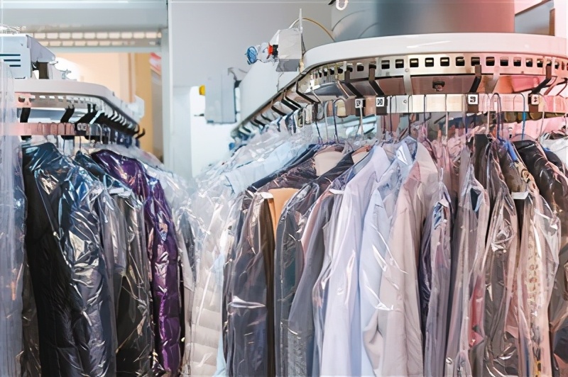 洗衣店十元洗羽绒服靠谱吗,在洗衣店洗羽绒服多少钱