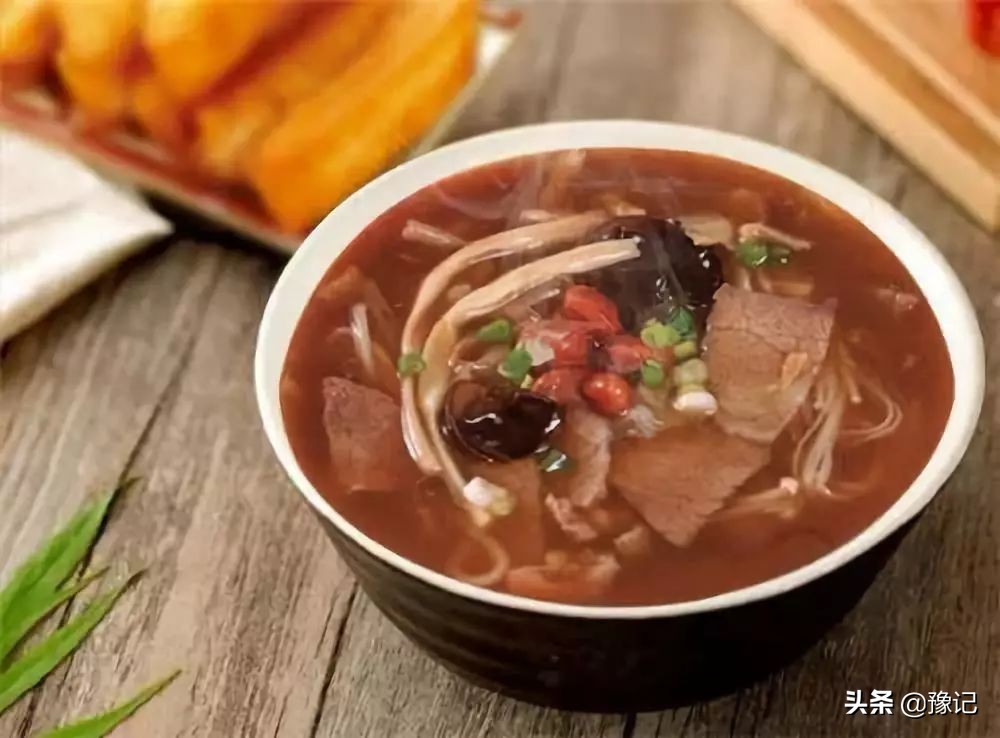 沙河孕育出胡辣汤江湖的双子星，逍遥镇和北舞渡谁更对河南人的胃