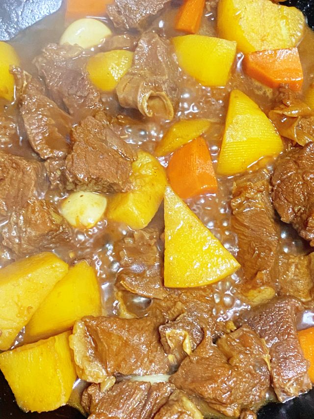 土豆胡萝卜炖牛肉家常菜,土豆炖牛肉的做法家常菜