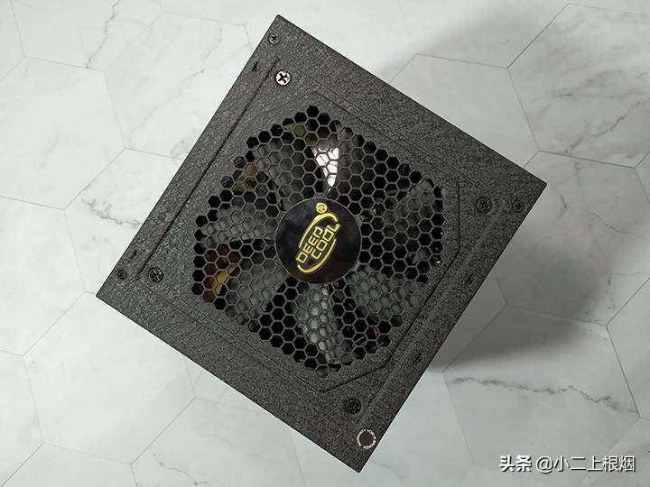 搞机日记：全模组全日系电容，用它作电脑的心脏，妥