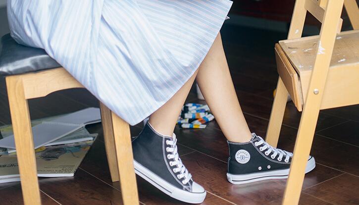 什么帆布鞋最好看又耐穿,怎样看帆布鞋适合什么季节穿