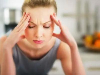 产妇坐月子头痛是什么原因,坐月子头痛是什么原因引起的