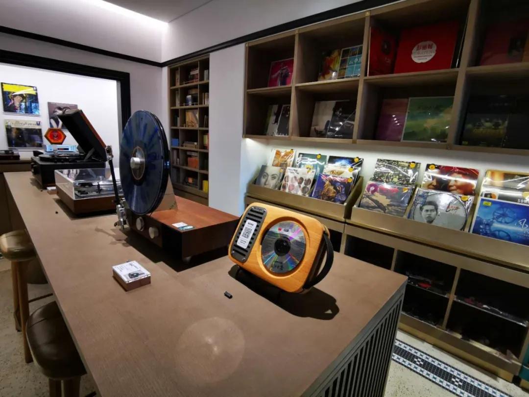 到“黑石”听黑胶，百年公寓里藏着这么多“宝藏”