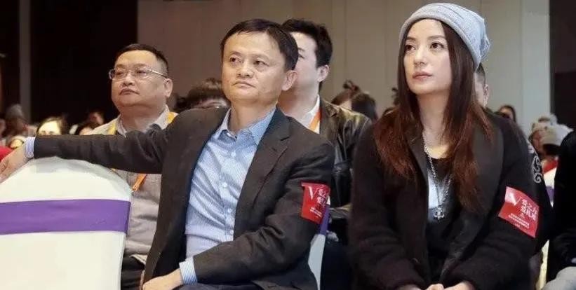 赵薇：顶风作案野心炸裂，罪行不仅亲日辱华，如今下场大快人心！