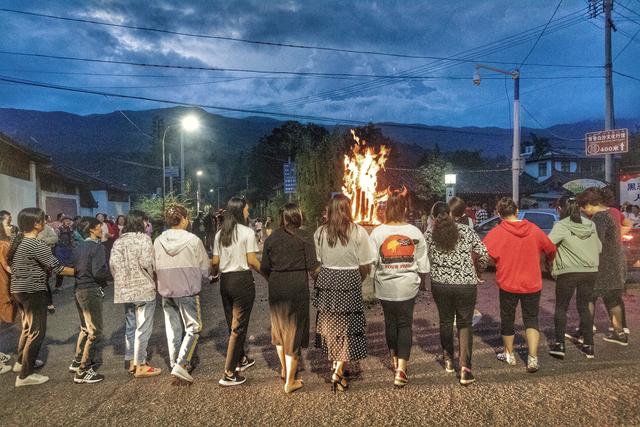 纳西族和火把节,纳西火把节