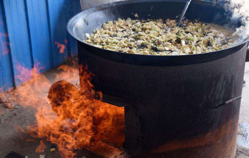 农村传统大锅菜,农村真正的正宗的大锅菜