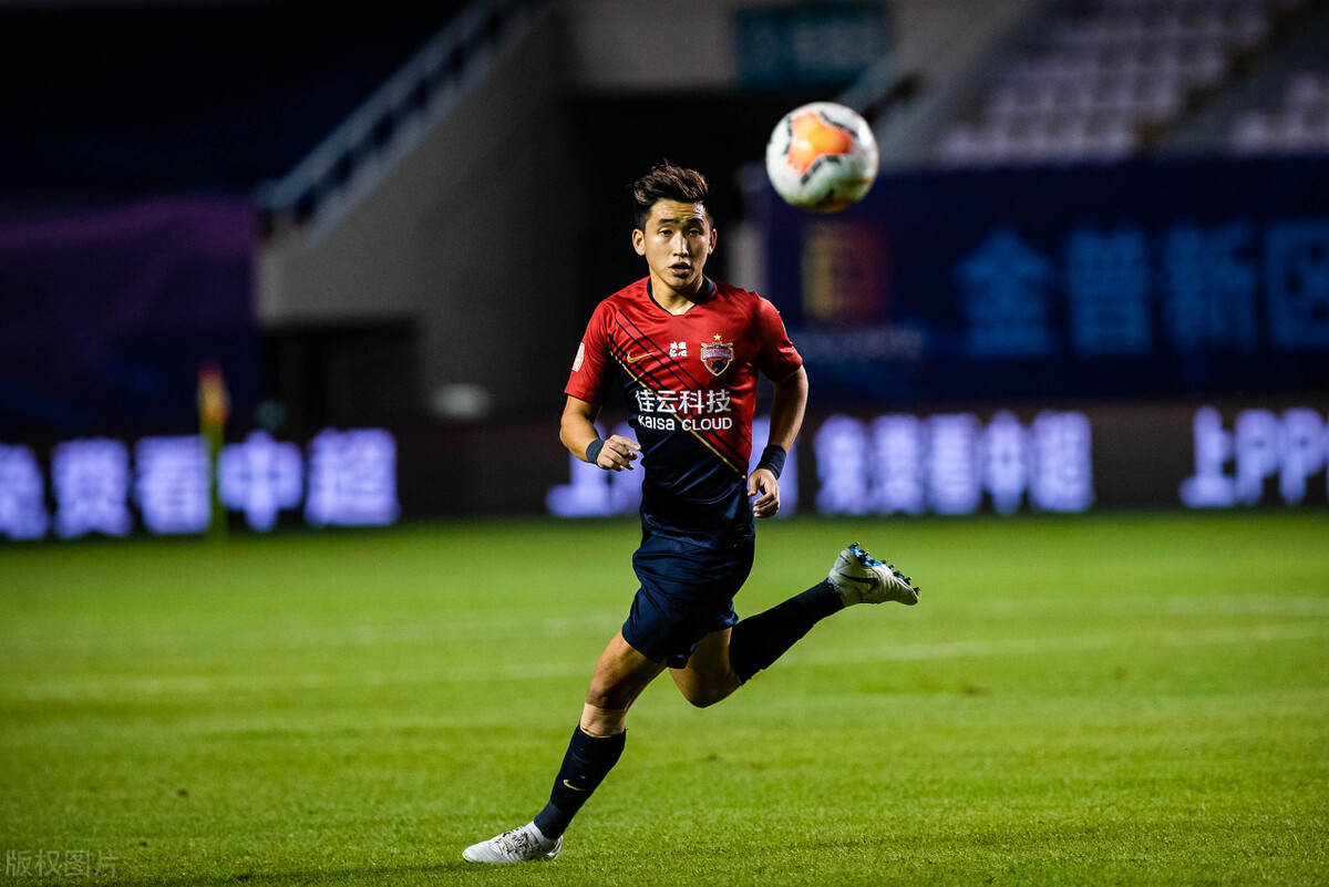 现在国足有哪几个厉害的球员,未来国足最受期待的球员是哪些