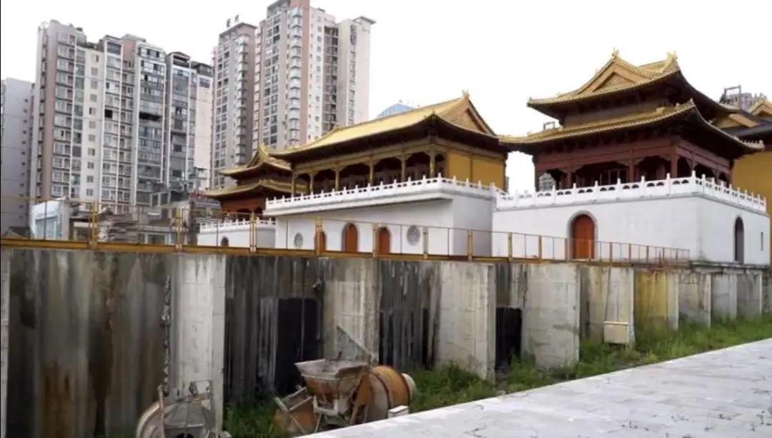 一个贫困县烧掉400亿的背后，其实内有玄机