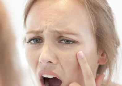 简单有效缓解黑眼圈的两个小方法,坚持用这四种方法有效缓解黑眼圈