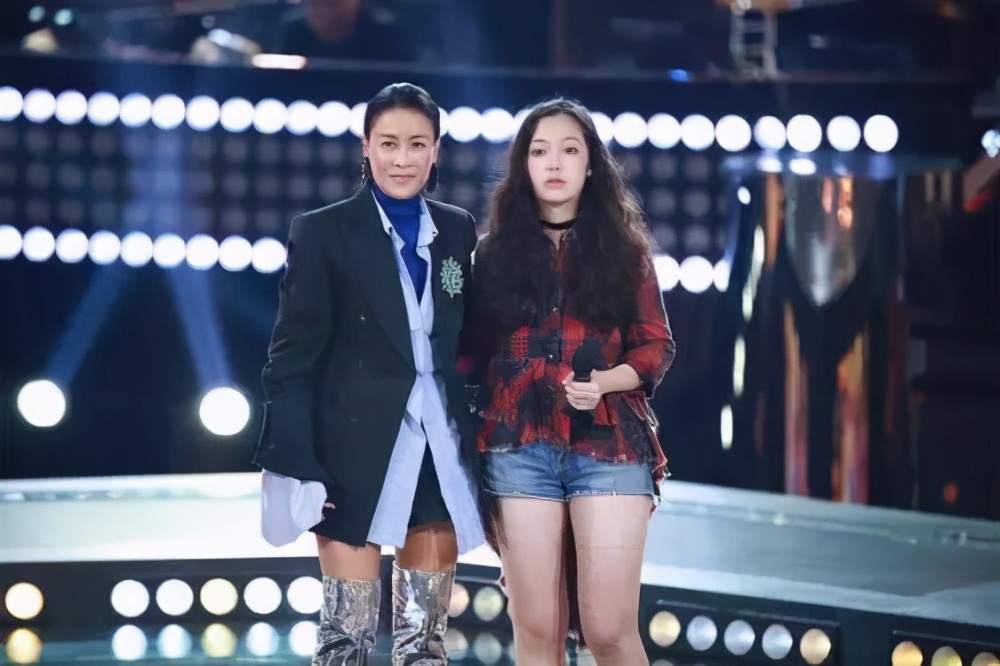 单依纯好声音哪一期出来的,单依纯总决赛歌曲夺冠视频