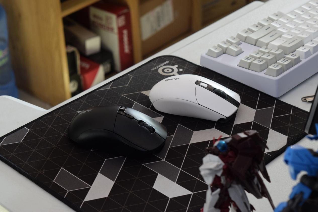 入门级无线游戏鼠标推荐哪款,既能有线又能无线电竞鼠标推荐