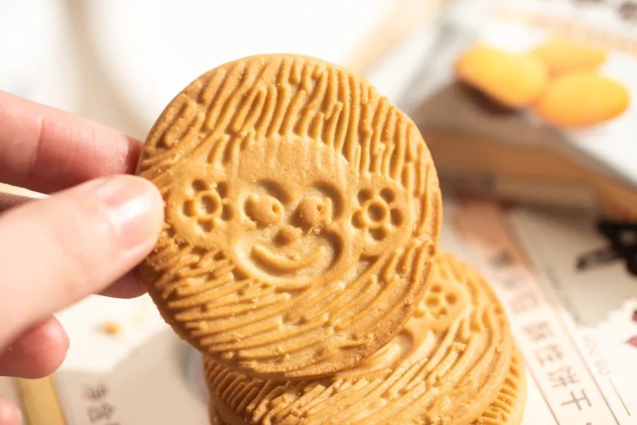 被薇娅直播间榨干零食预算后，写出了这篇测评报告（上）