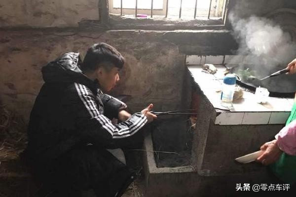 国足座驾时尚大气,国足座驾一览表