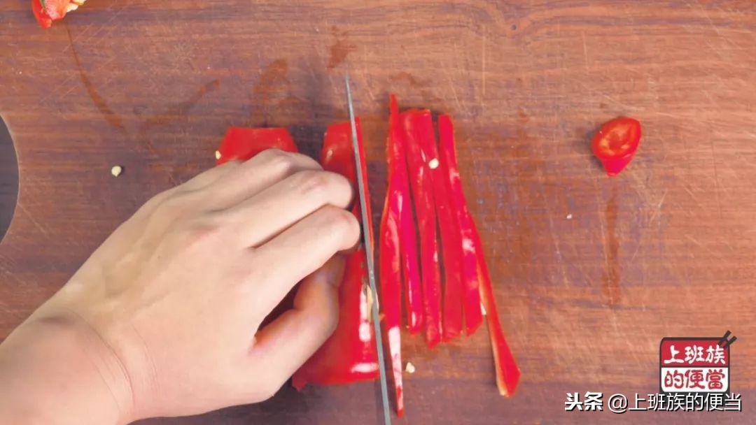 如何用平底锅做披萨不用酵母粉,想吃披萨不用去外面买了