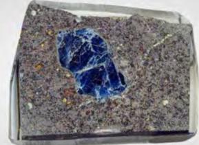 宝石是由什么做出来的,宝石的由来和发展历程