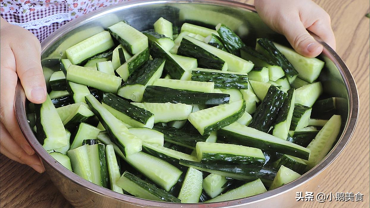 腌黄瓜最好吃的做法,最简单的腌黄瓜