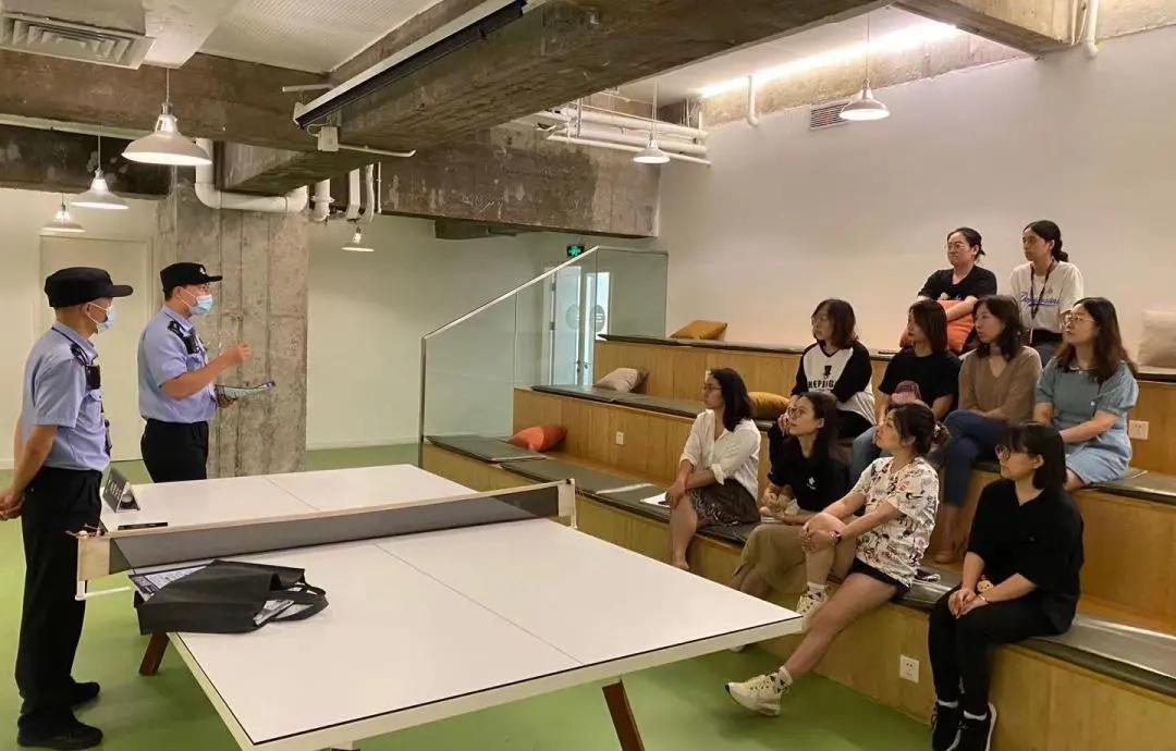 吕其明七一勋章海报,吕其明获七一勋章作品