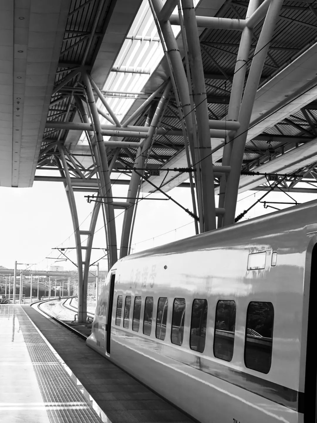 在机场睡觉24小时,在机场等待的6个小时