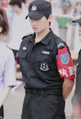 爱了！元气满满的哥哥，让我想起童年里那些爱不释手的游戏和玩具