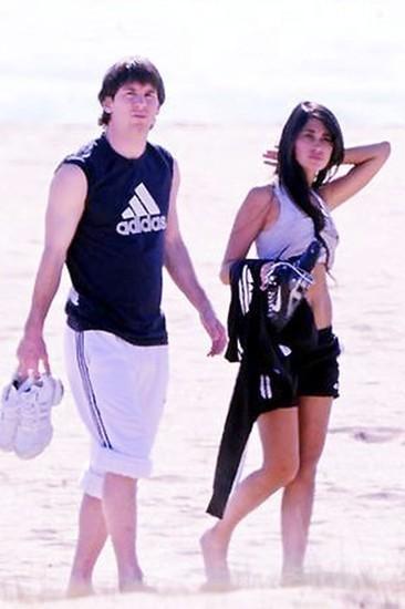 梅西不可思议的进球姆巴佩看呆了,梅西不可思议进球