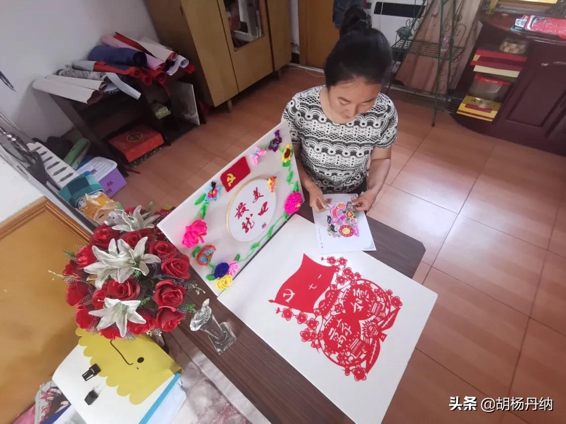 龙口市三位民间艺人向“七一”献礼